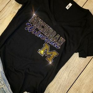 New University of Michigan Rhinestone Bling Tshirt Relaxed Fit Vneck Womens Size